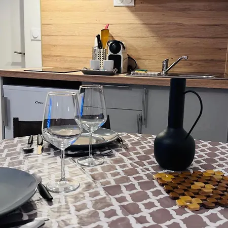 Le Donnette - Appt Lumineux - Acces Metro Rouen Apartman *